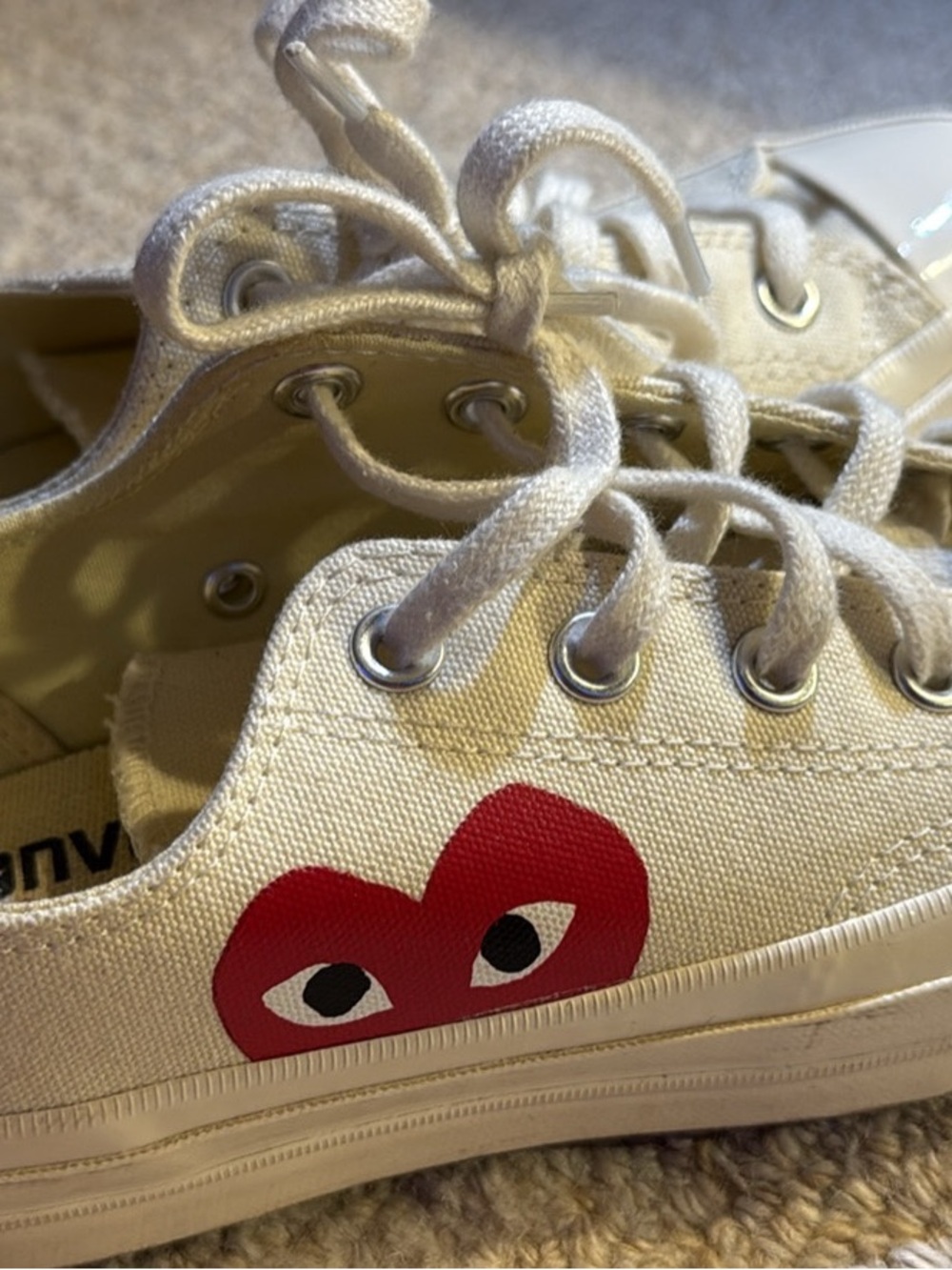 Converse Low-Top Sneakers with Red Heart Graphic - White